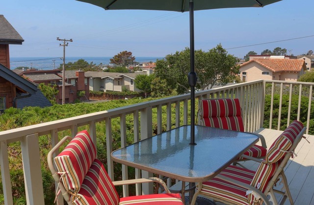 Wonderful Cambria Oceanview Home Within Walking Distance to the Sea