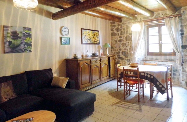 Wonderful private villa for 6 guests with WIFI, TV, terrace and pets allowed