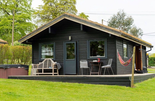 Wonderful private villa with WIFI, hot tub, TV, terrace, pets allowed, panoramic view and parking