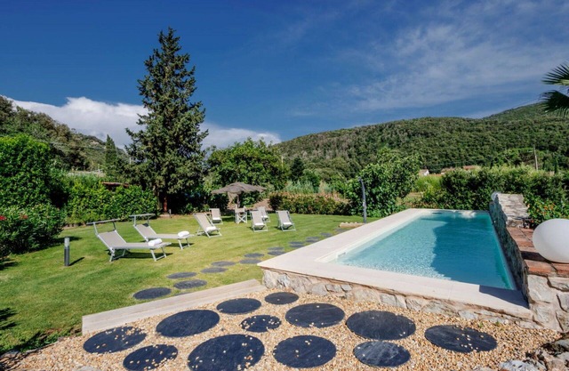 Wonderful private villa for 8 guests with WIFI, A/C, private pool, TV, patio and pets allowed