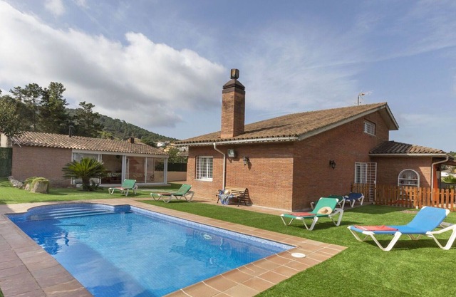 Wonderful private villa for 14 guests with WIFI, private pool, TV, terrace and parking