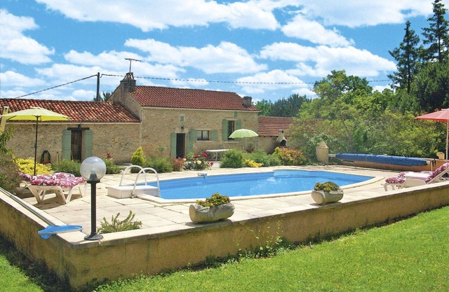 Wonderful private villa for 5 guests with WIFI, private pool, A/C, TV, terrace and pets allowed