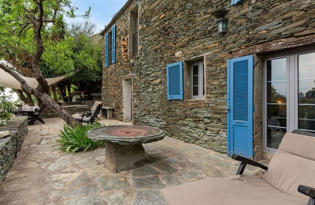 Wonderful private villa for 6 people with WIFI, A/C, TV, terrace, pets allowed and parking