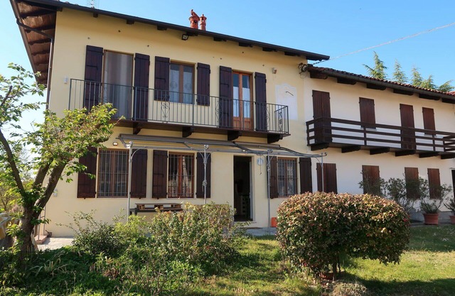 Wonderful private villa for 4 guests with A/C, WIFI, TV, patio and pets allowed