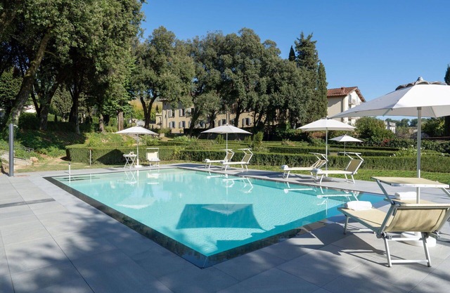 Wonderful private villa for 26 guests with hot tub, private pool, WIFI, TV and panoramic view