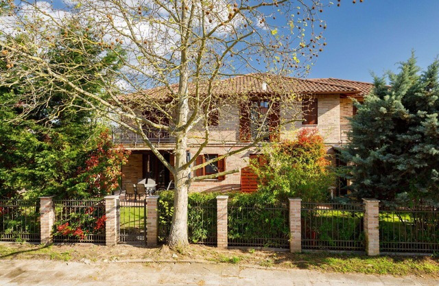 Wonderful villa for 9 guests with A/C, WIFI, TV, terrace and pets allowed
