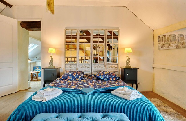 Wonderful villa for 4 guests with WIFI, hot tub, TV, terrace, pets allowed and parking