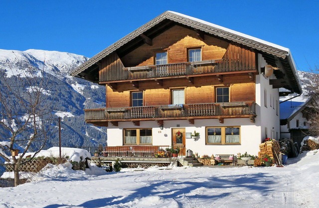Wonderful villa for 7 people with WIFI, TV and balcony