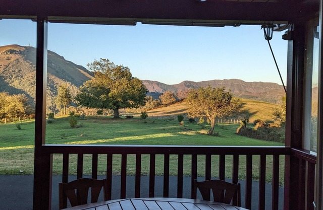 Wooden house with garden in the heart of Basque wineyeard