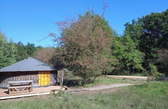 Wooden yurt La Citrolle in Le Thoureil, Maine & Loire