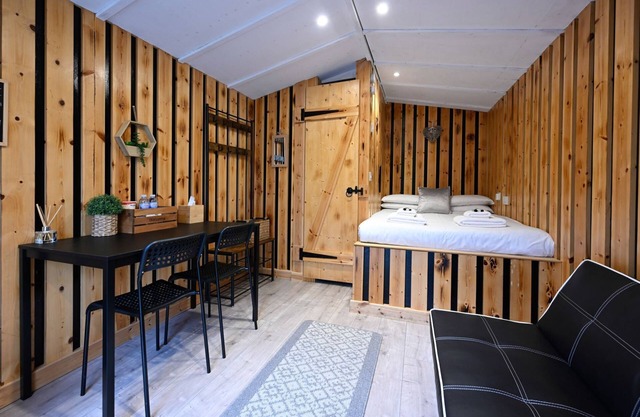Woodshed Pod - a garden pod that sleeps 2 guests in 1 bedroom