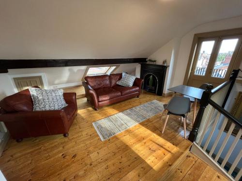 Worcester City Centre self check-in cosy loft apartment