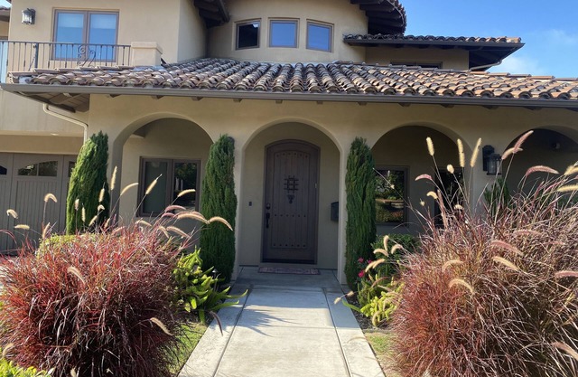 Work remote in San Diego. Quiet neighborhood between the Harbor & Sunset Cliffs.
