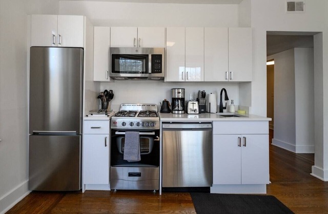Work - Stay Near Yale & Hospitals - Home Office