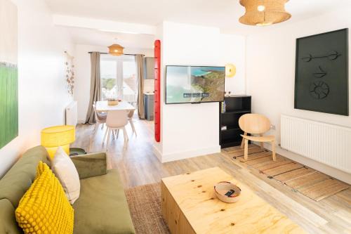 Work Trips Made Easy 5 Beds Fast Wifi