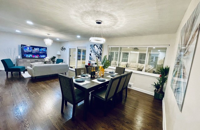 Wow! Modern+Spacious Home ⭐️GREAT LOCATION⭐️