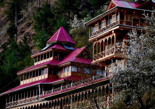 WOWSTAYZ Tirthan Village Resort - Tirthan Valley