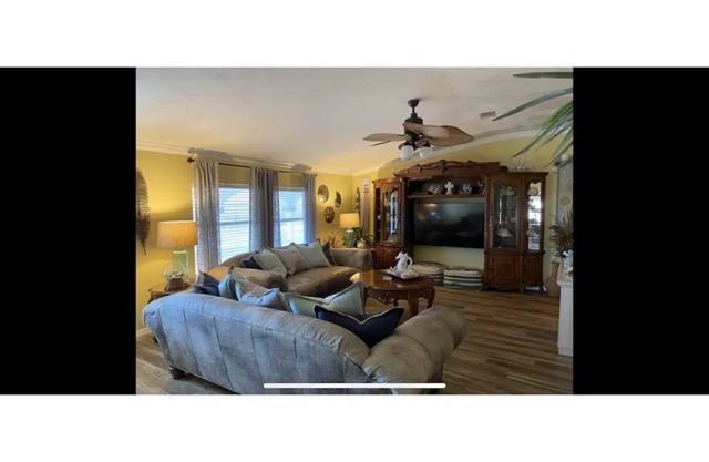 WTRFRNT~PRIVATE POOL~WALK/DRIVE TO BEACH
