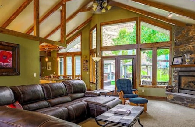 Wunder House - Gorgeous! Sleeps 14 w/Hot Tub, Local Golf 50% Off!