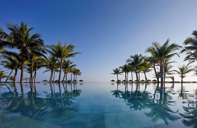 Wyndham Hoi An Royal Beachfront Resort & Villas