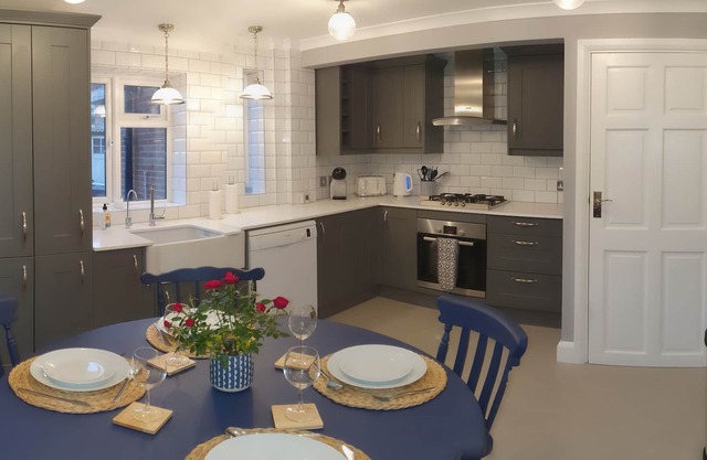 X-Lg 2-bed Luxury Flat near Pinewood Studios