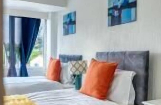 Xclusive living 3 bedroom house near NEC, Horrell Road