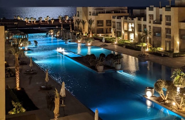 Xuru Stays I Homestyle & Summery 1bdr@ Mangroovy Free Beach Pool
