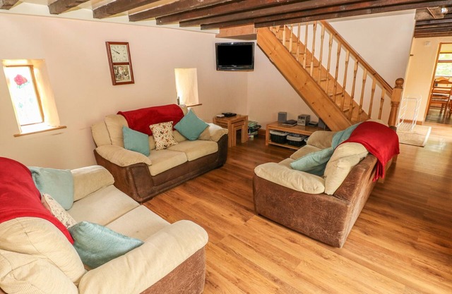 Y BWTHYN, family friendly, with a garden in Llandissilio