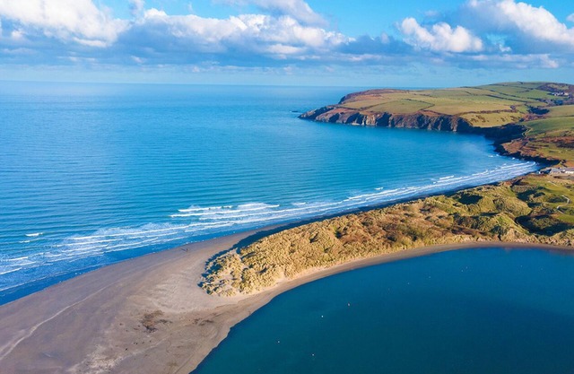 Y Bwthyn, Holiday Property Cwm Yr Eglwys, Sleeps 2, 1 bedrooms, bathrooms