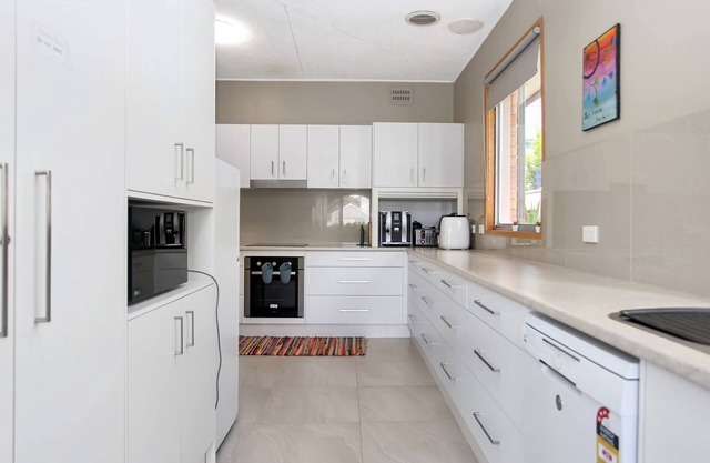 Yacaaba Cottage - Pet friendly