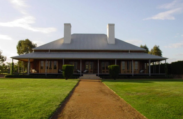 Yarrabandai Creek Homestead - Farmstay rural retreat