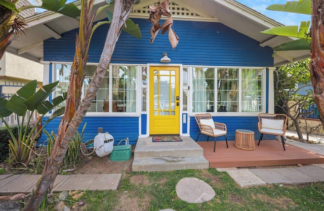 Yellow Door Gem, 3 Beds, Near North Park Hotspots