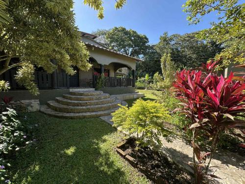 Yojoa House Mountain Retreat