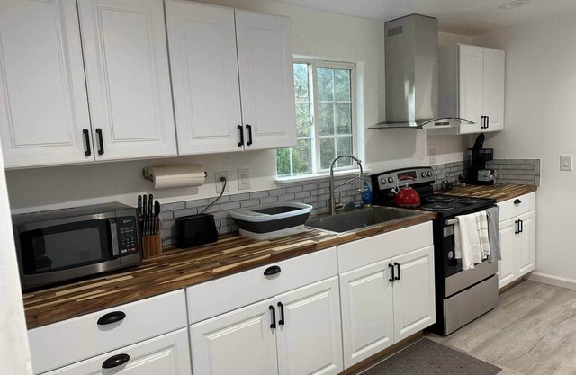 Yosemite Gateway home on 14 acres in Groveland