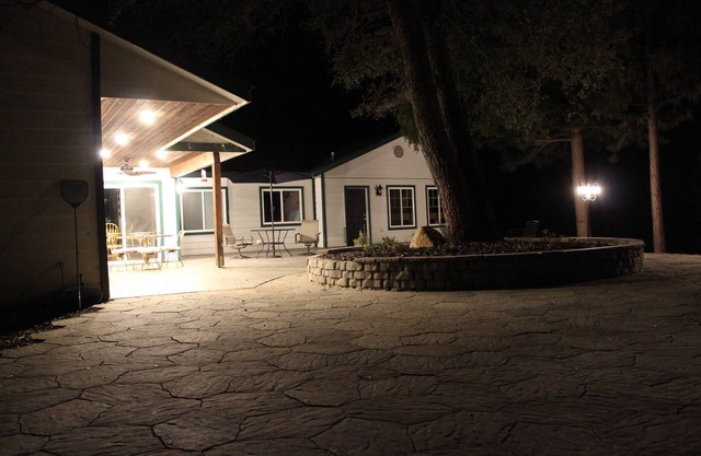 Yosemite Mountain Escapes! Comfort while visiting Yosemite Winter Specials! Spa!
