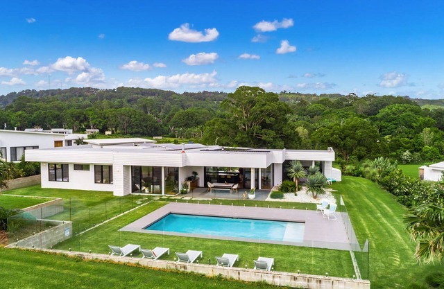 Your Luxury Escape - Scenic Vista