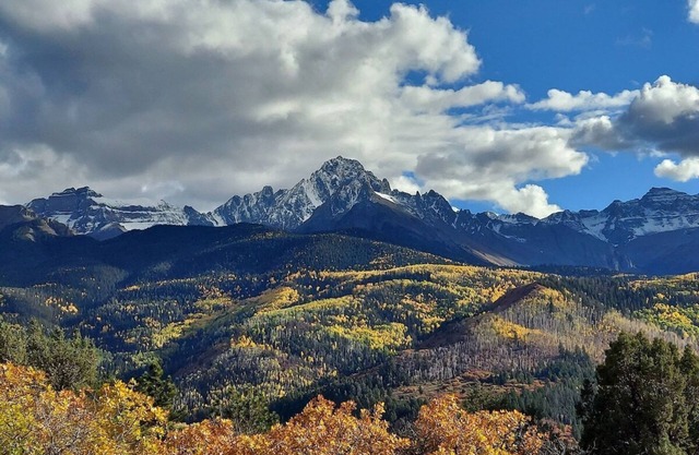 YOUR MOUNTAIN VACATION.Awaits You! Gorgeous Views of Mountains. Permit 37