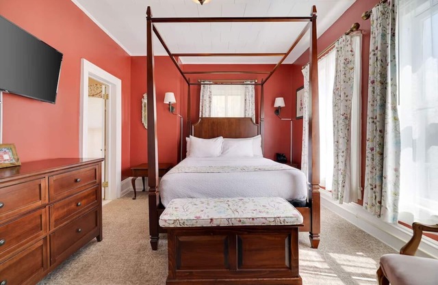 Your Pet-friendly Adventure Base in the Poconos Great Outdoors