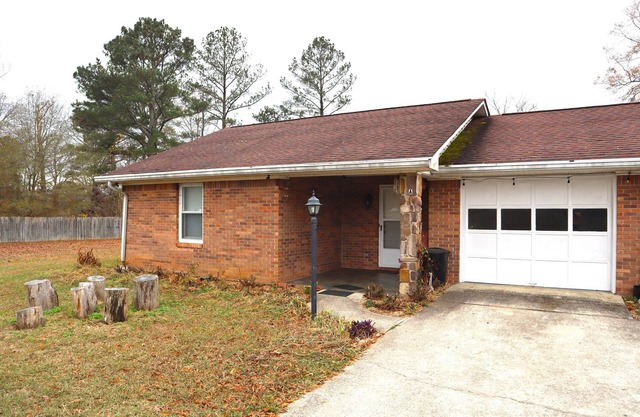 Your Side of Paradise: Gem in a Duplex Haven near Berry College & Tennis Courtsn