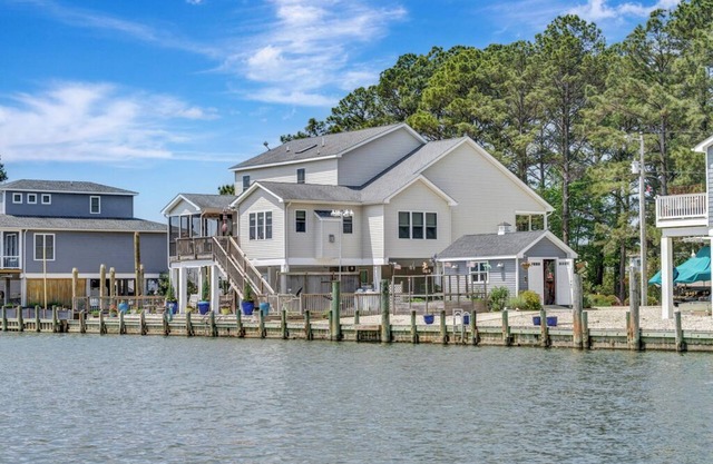 Your Song - Gorgeous Waterfront in Captain's Cove!