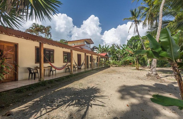 Yucca Beachfront Hotel