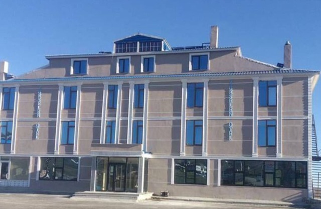 Yukselen Otel