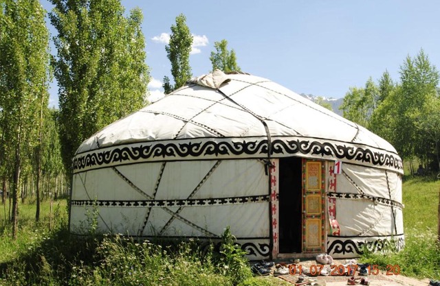 Yurt Town Usonbak Salkyn-Tor