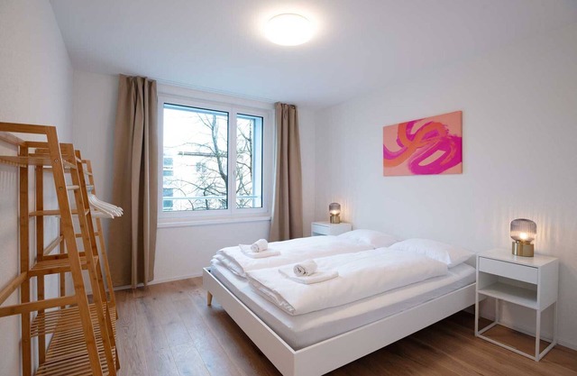 ZH Pink GF - Letzigrund HITrental Apartment