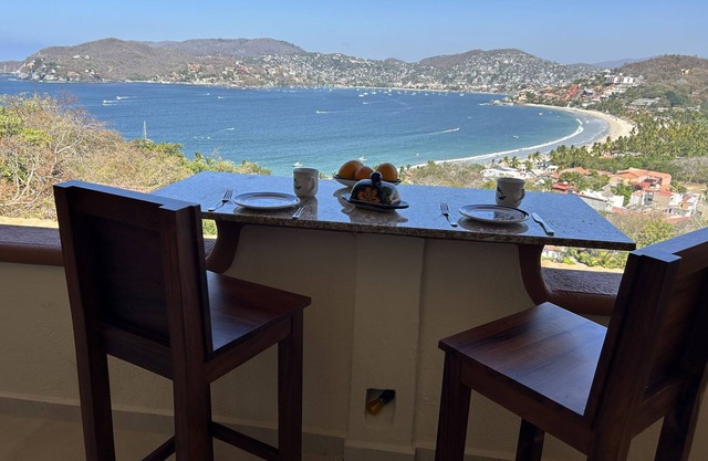 Zihuantanejo beautiful penthouse with breath taking views first class amenities