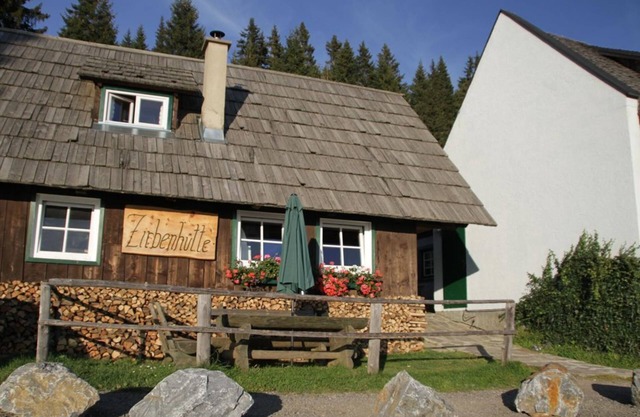 Zirbenhütte - Almdorf Tonnerhütte