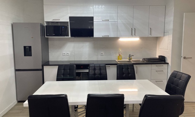 Bagnolet Apartment | À 1 Minute du Métro