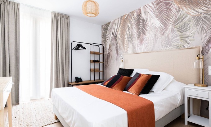 Cerbere Apartment | À 50m de la plage | Chambre 12m² + SDB compacte