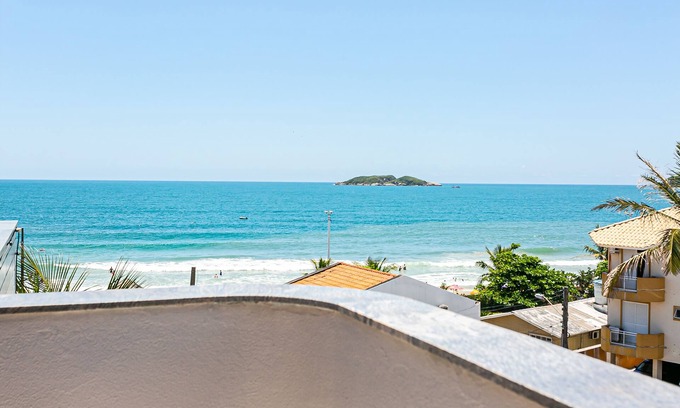 Ingleses do Rio Vermelho House | Água Marinha a passos da praia
