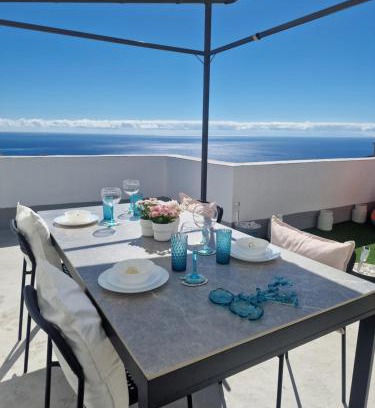 Santa Cruz de Tenerife Apartment | Ático Micaela. Terraza y vistas